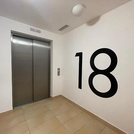 Sag 18th Floor Beautiful In Center Free Wifi Apartamento