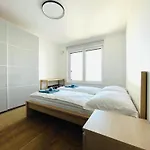 Sag 18th Floor Beautiful In Center Free Wifi Appartement